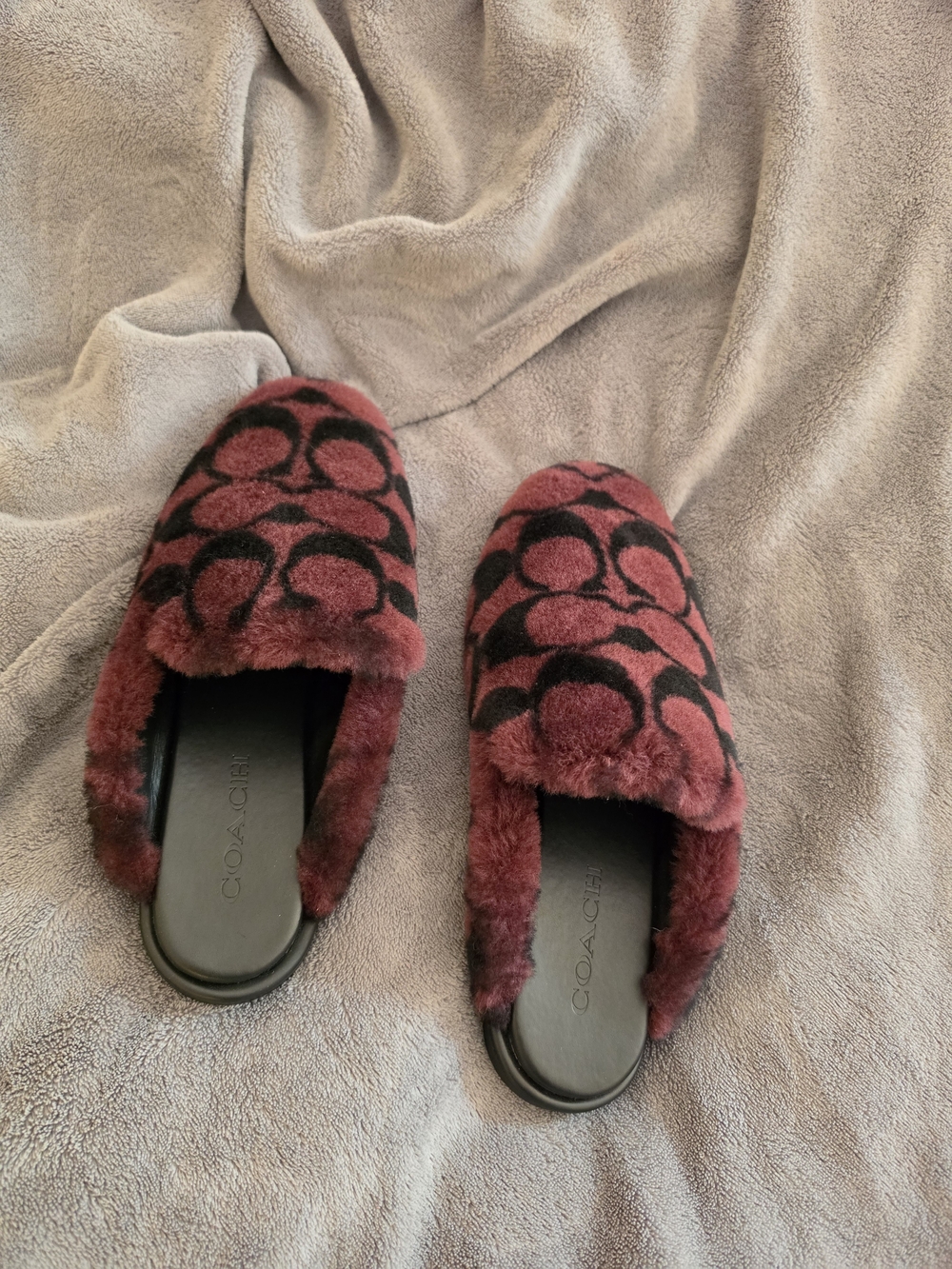 Coach Burgundy and Black Logo Shearling Slide Slippers Size 8